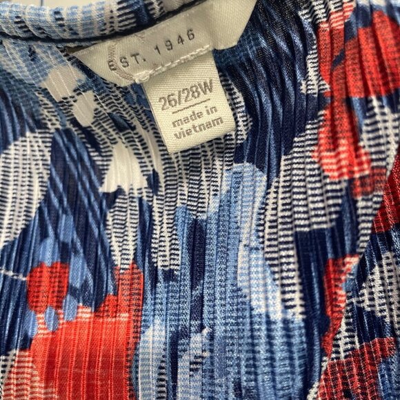 CATO Plus Size Cold Shoulder Blouse 26/28W Floral Pleated Design Blue & Red - Picture 3 of 6